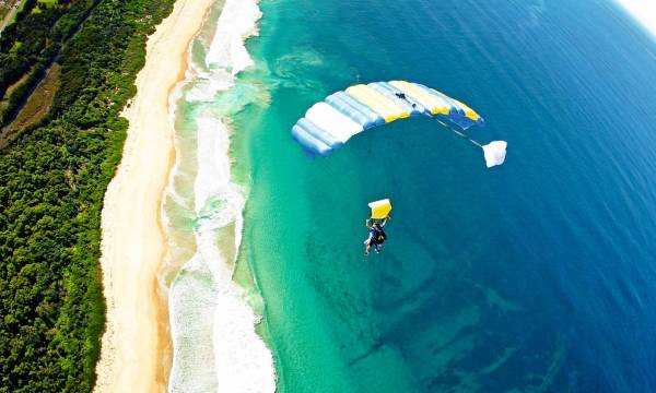 skydive-beach-and-beyond-whj600x360